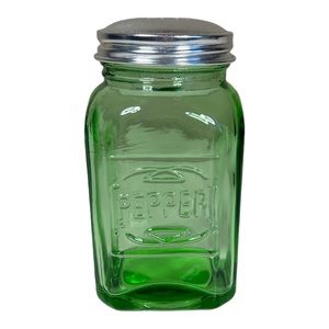 Depression‎ Glass Pepper Shaker